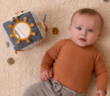 Υφασμάτινος Κύβος Δραστηριοτήτων - Sailors Bay Little Dutch