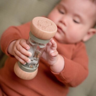 Ξύλινη Κουδουνίστρα Με Ήχο Βροχής - Little Farm FSC Little Dutch