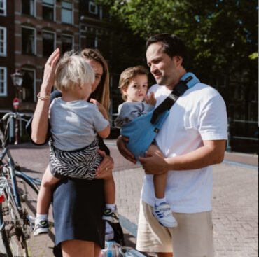 WILDRIDE. Μάρσιπος αγκαλιάς για νήπια Black Zebra