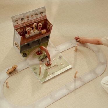 Βαλιτσάκι Παιχνιδιού Με Πίστα Αγώνων Little Dutch