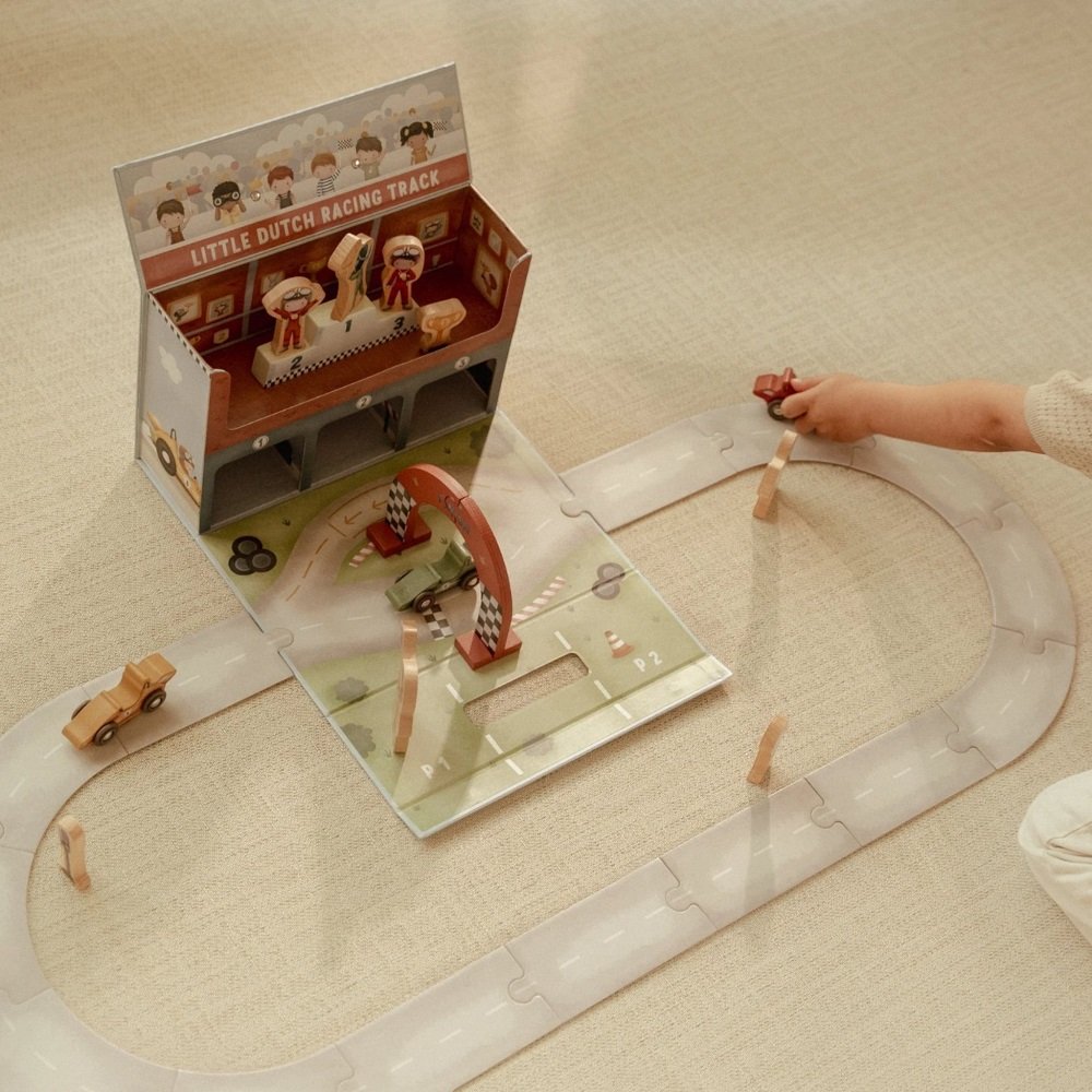 Βαλιτσάκι Παιχνιδιού Με Πίστα Αγώνων FSC Little Dutch
