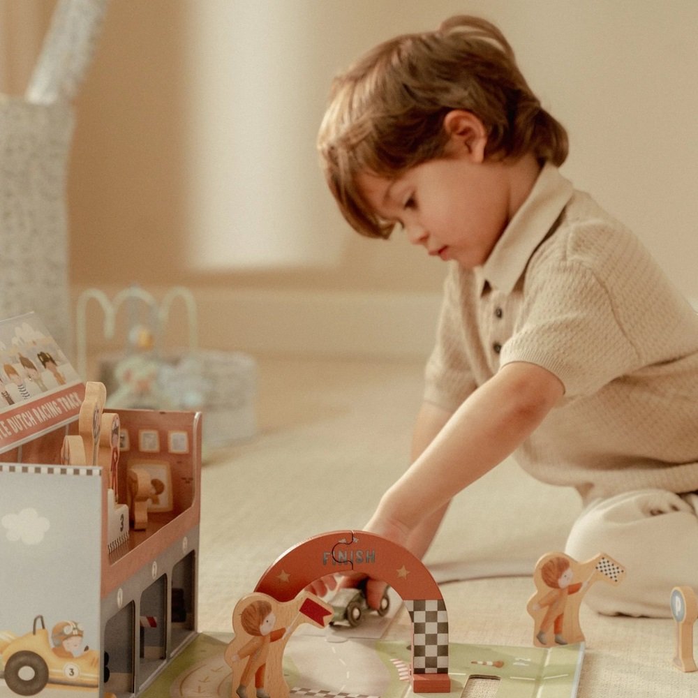 Βαλιτσάκι Παιχνιδιού Με Πίστα Αγώνων FSC Little Dutch