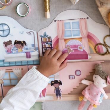 Βιβλιαράκι με αυτοκόλλητα Rosa Little Dutch