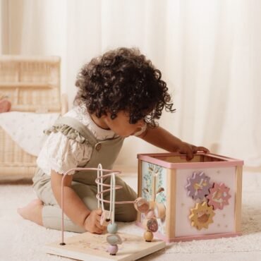 Ξύλινος κύβος δραστηριοτήτων Fairy Garden FSC Little Dutch