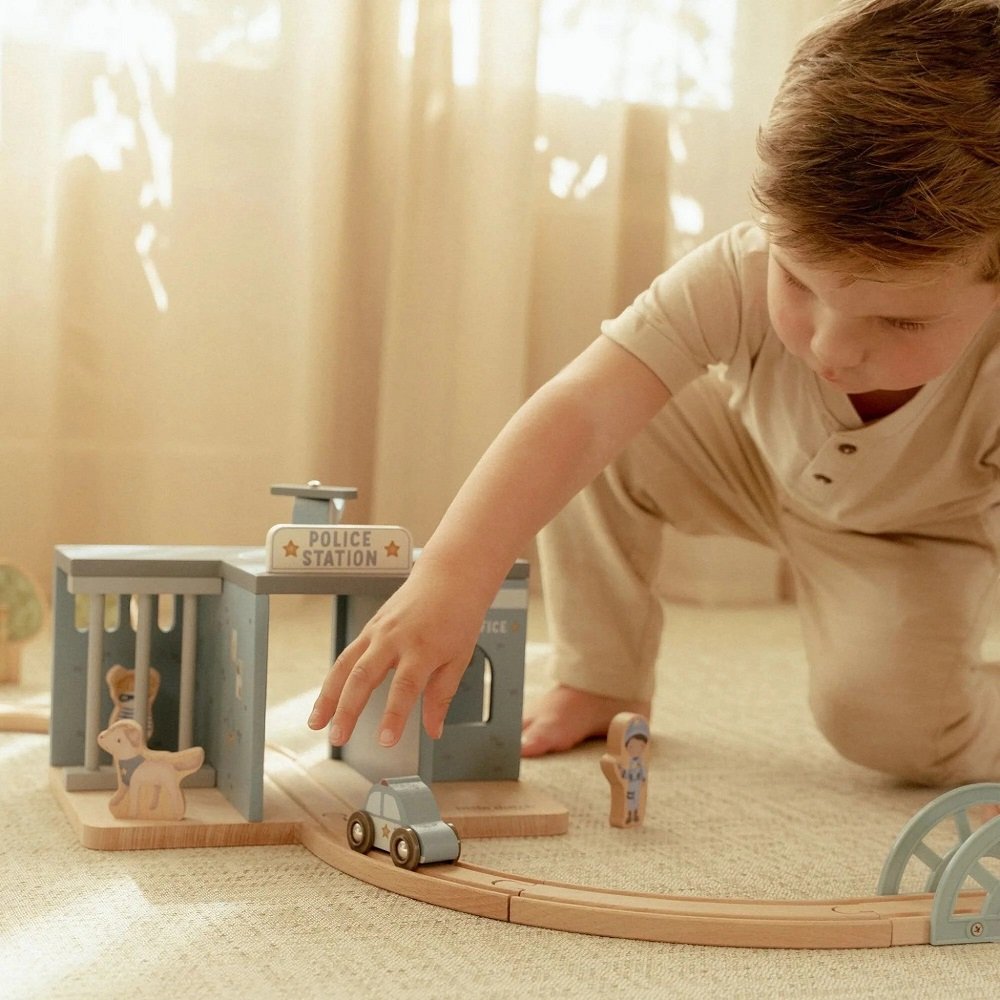 Ξύλινο αστυνομικό τμήμα με αξεσουάρ FSC Little Dutch