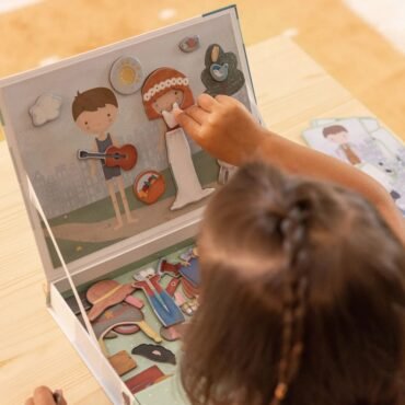 Μαγνητικό παιχνίδι σύνθεσης εικόνων σε κασετίνα Jim & Rosa Little Dutch