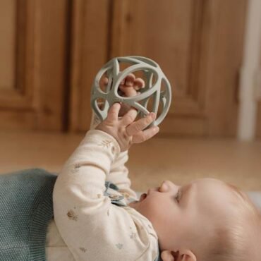 Βρεφική μπάλα αφής Πράσινη Little Dutch