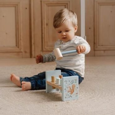 Ξύλινο παιχνίδι αντιστοίχισης με σφυρί Forest Friends FSC Little Dutch