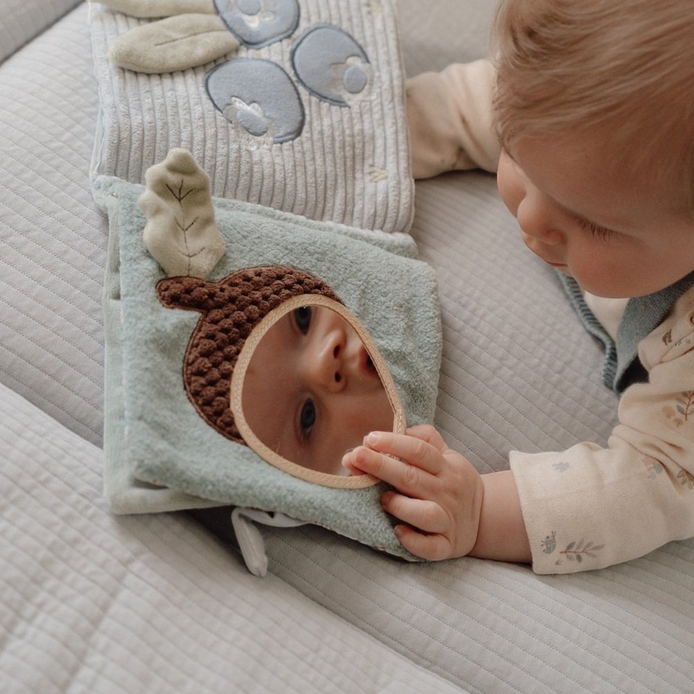 Υφασμάτινο βιβλιαράκι δραστηριοτήτων Forest Friends GRS Little Dutch - Image 2